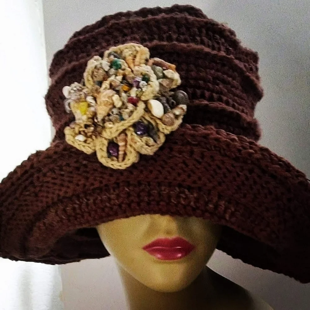 NWT Embossed Crochet Wide Brim Hemp Hat With Crochet Seashell Brooch